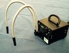 Kaltlichtleuchte 150W, inkl. Schwanenhals 2-armig