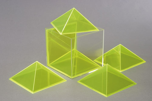 GÜNTER HERRMANN Würfel, zerlegbar in sechs gleiche Pyramiden; Kantenlänge: 120 mm