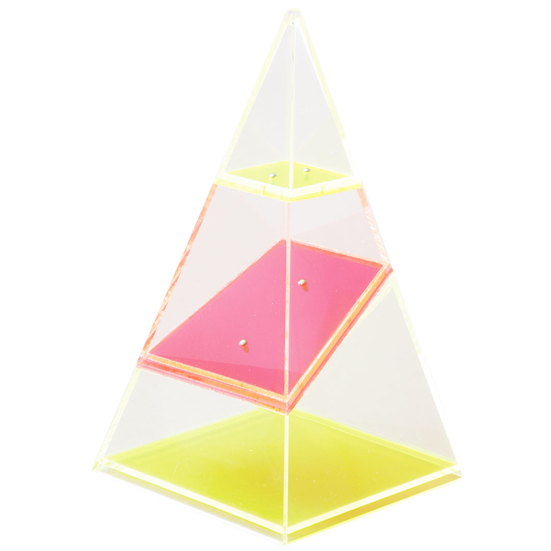 GÜNTER HERRMANN Quadratpyramide gerade