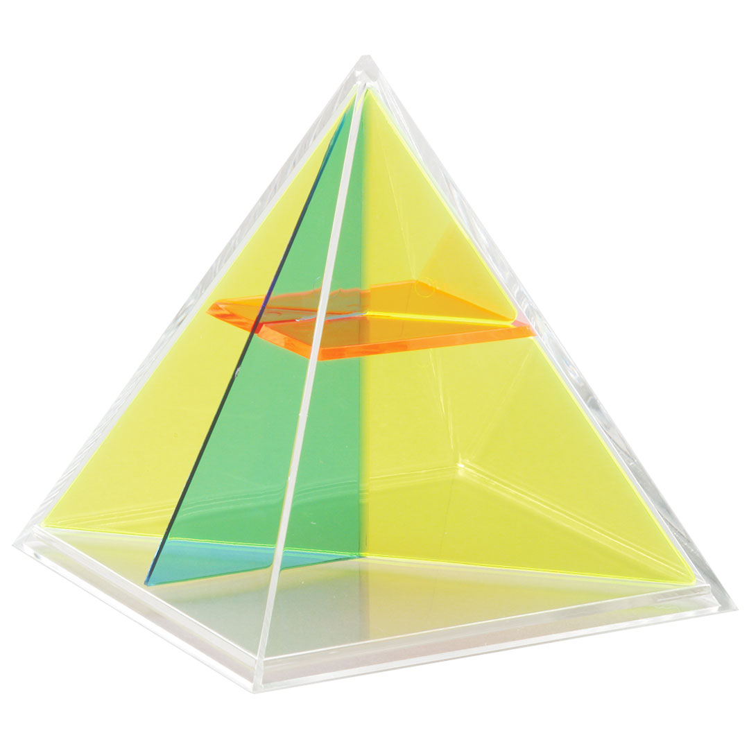 GÜNTER HERRMANN Quadratpyramide mit drei entnehmbaren Schnitten