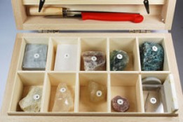 Härteskala gross, nach MOHS in Holzkasten