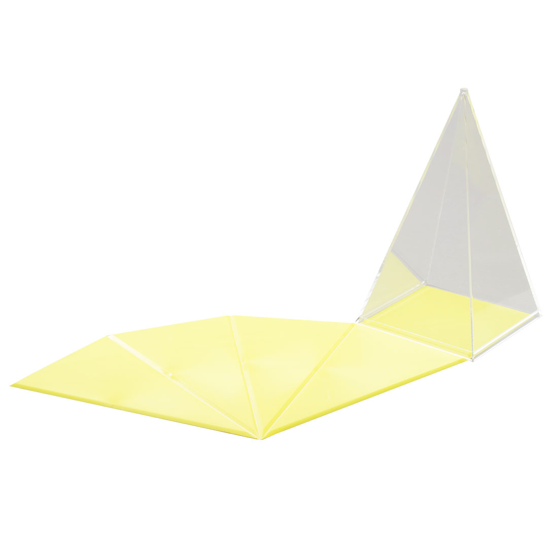 GÜNTER HERRMANN Pyramide vierseitig mit aufklappbaren Netzen