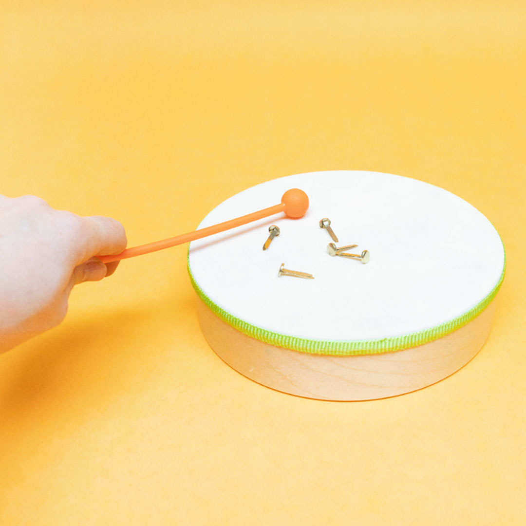 Licht und Schall, Anja und Leon experimentieren