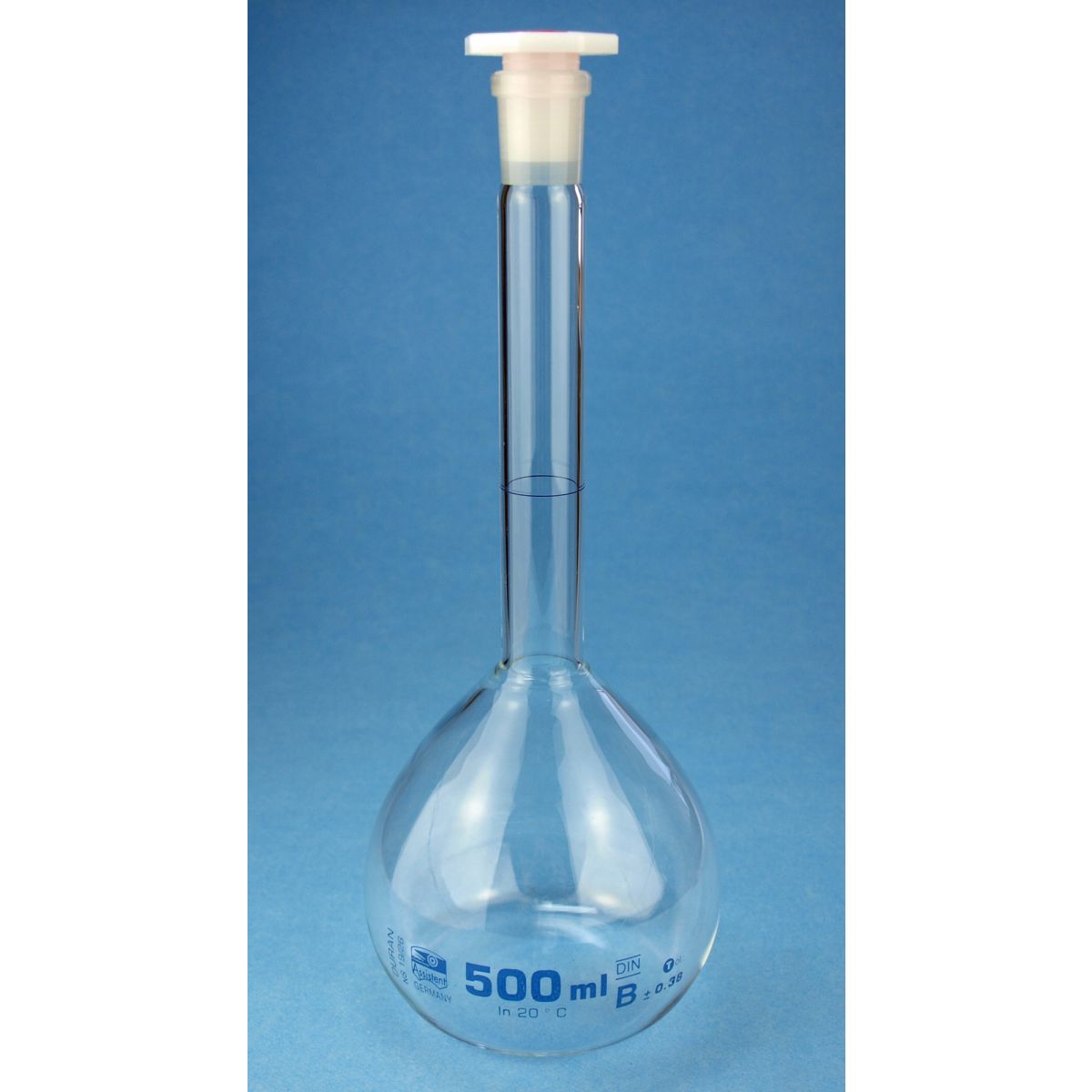 Messkolben BORO 3.3, NS19/26 mit Poly-Stopfen, 500ml